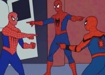 Motyw multiwersum jest już nudny i usprawiedliwia słabe scenariusze